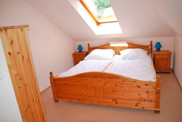 Schlafzimmer 1
